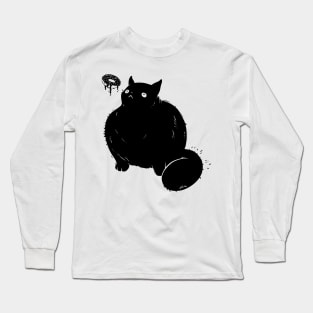 Big Chonker Cat Looking At Donut Art Long Sleeve T-Shirt